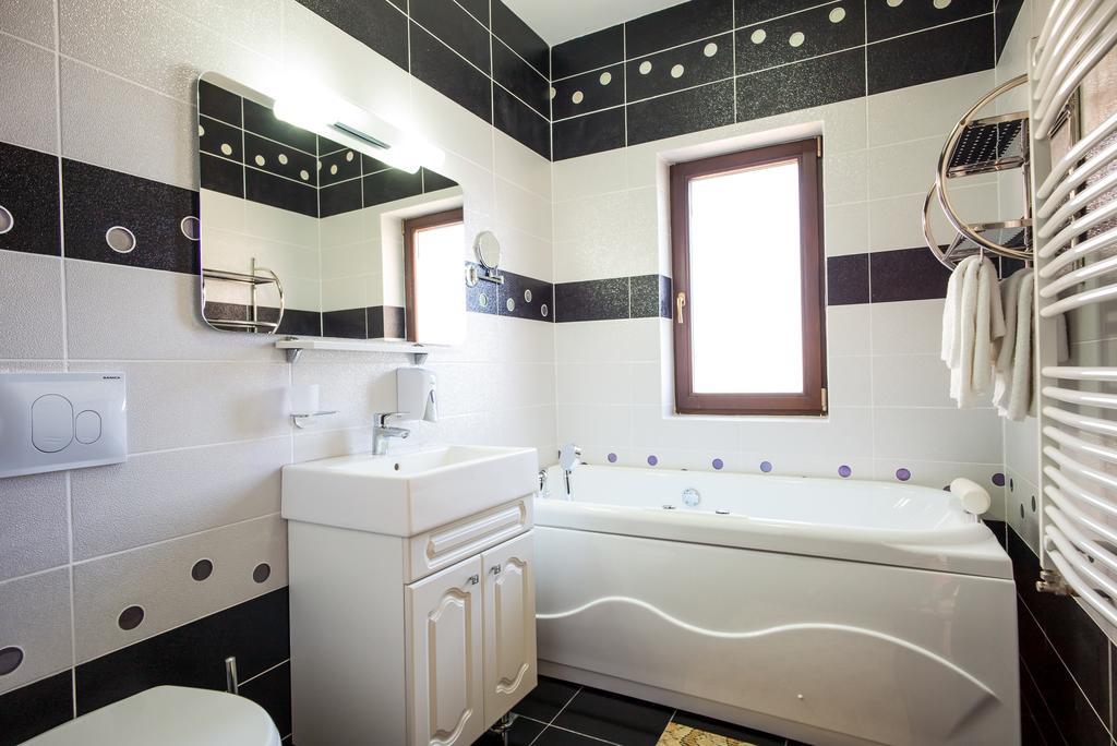 פיאטרה ניאמט Pensiunea Royal Spa מראה חיצוני תמונה